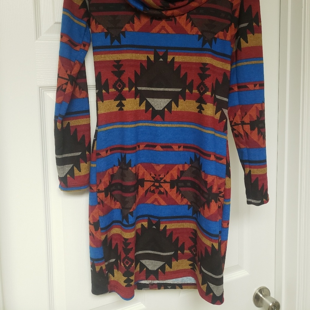 Patterned Winter Dress - Picture 5 of 5